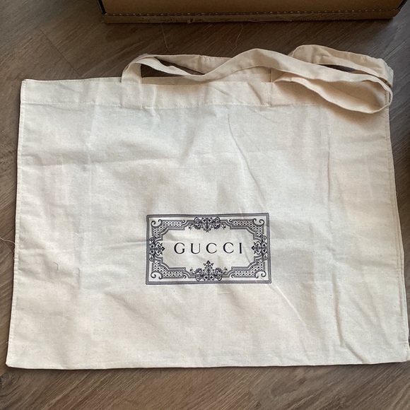 Gucci Women‘s Ace Sneaker with Bee - Picture 7 of 7